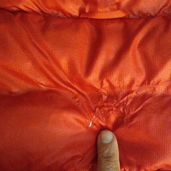 The North Face Red Puffer Jacket with Quilted Design - Picture 6 of 6